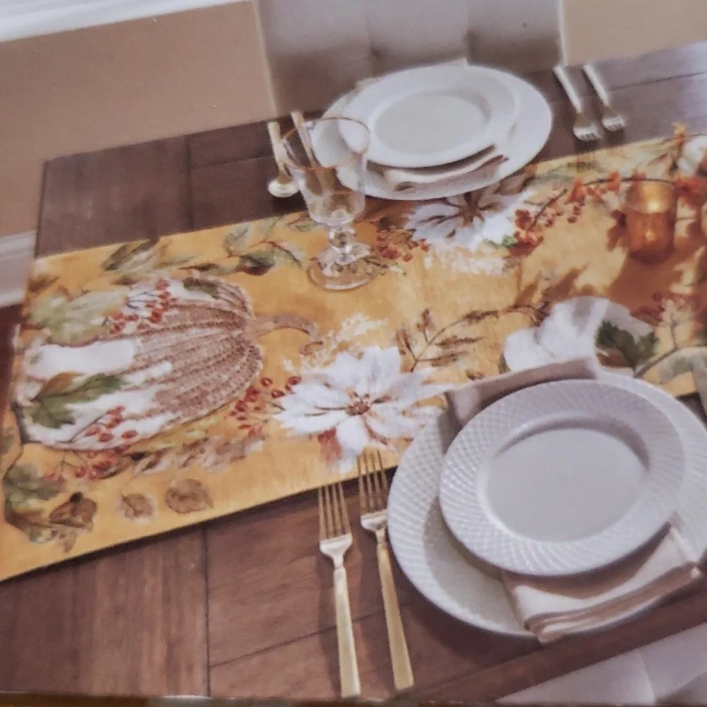 Nicole Miller Home NWT Golden Crushed Velveteen Autumn Table Runner